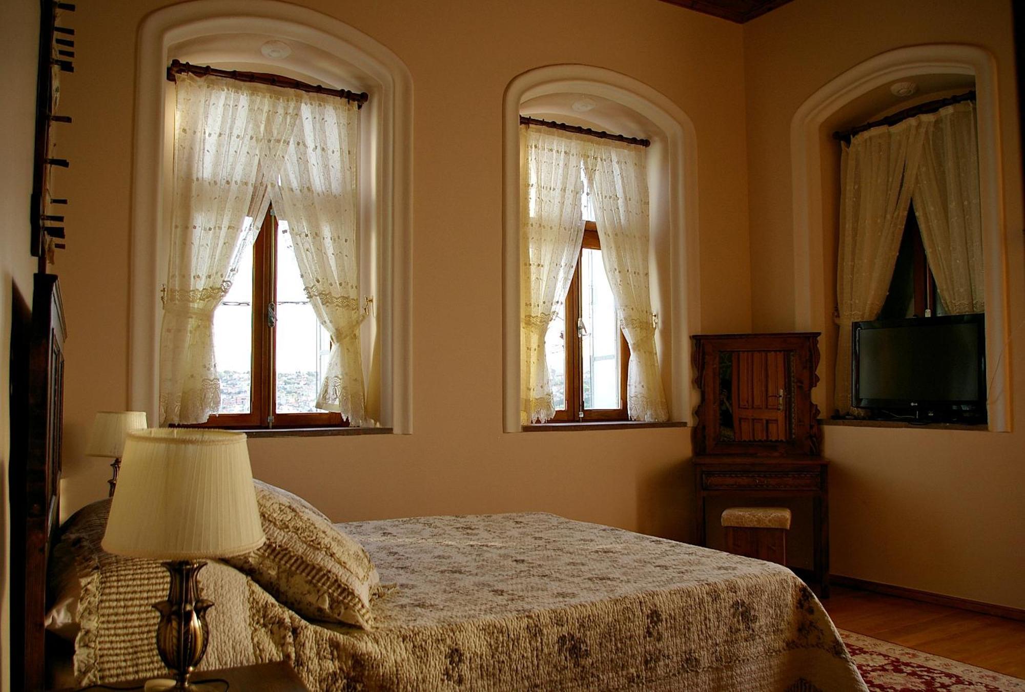Hera Hotel Bergama Bagian luar foto